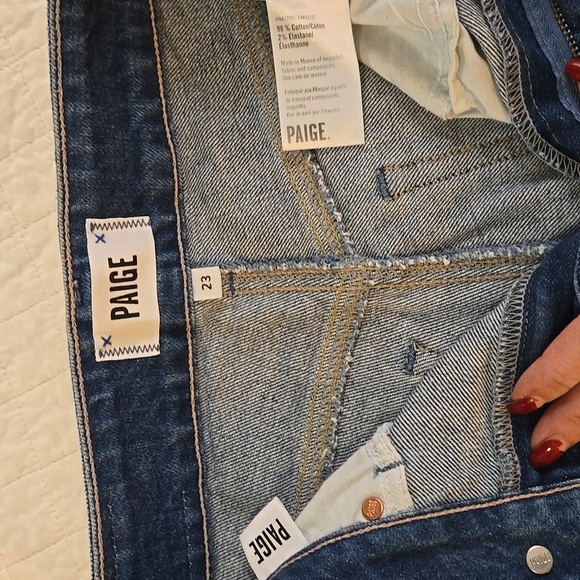 Paige Sasha 32 Wide Cuff Ladies High Rise 23 Medium Wash EUC - Picture 6 of 14